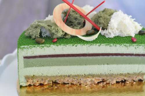 Pistachio cake